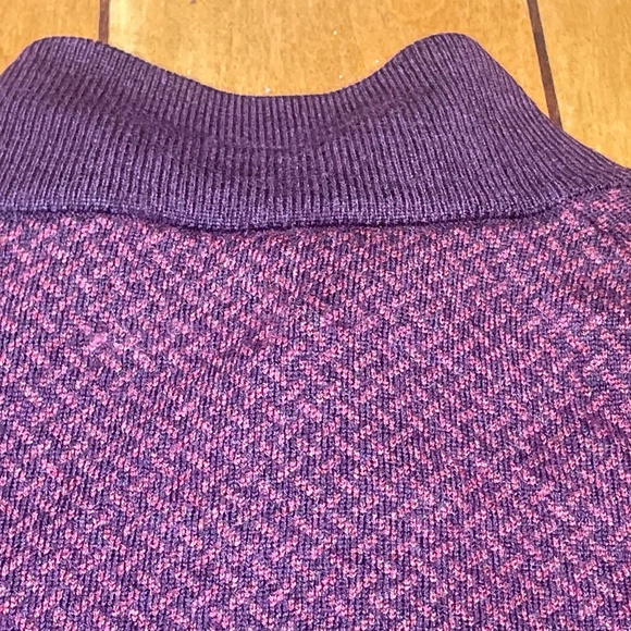 Untuckit 100% Merino Wool Button Collar Sweater Large Mulberry Color Crosshatch - Picture 12 of 14